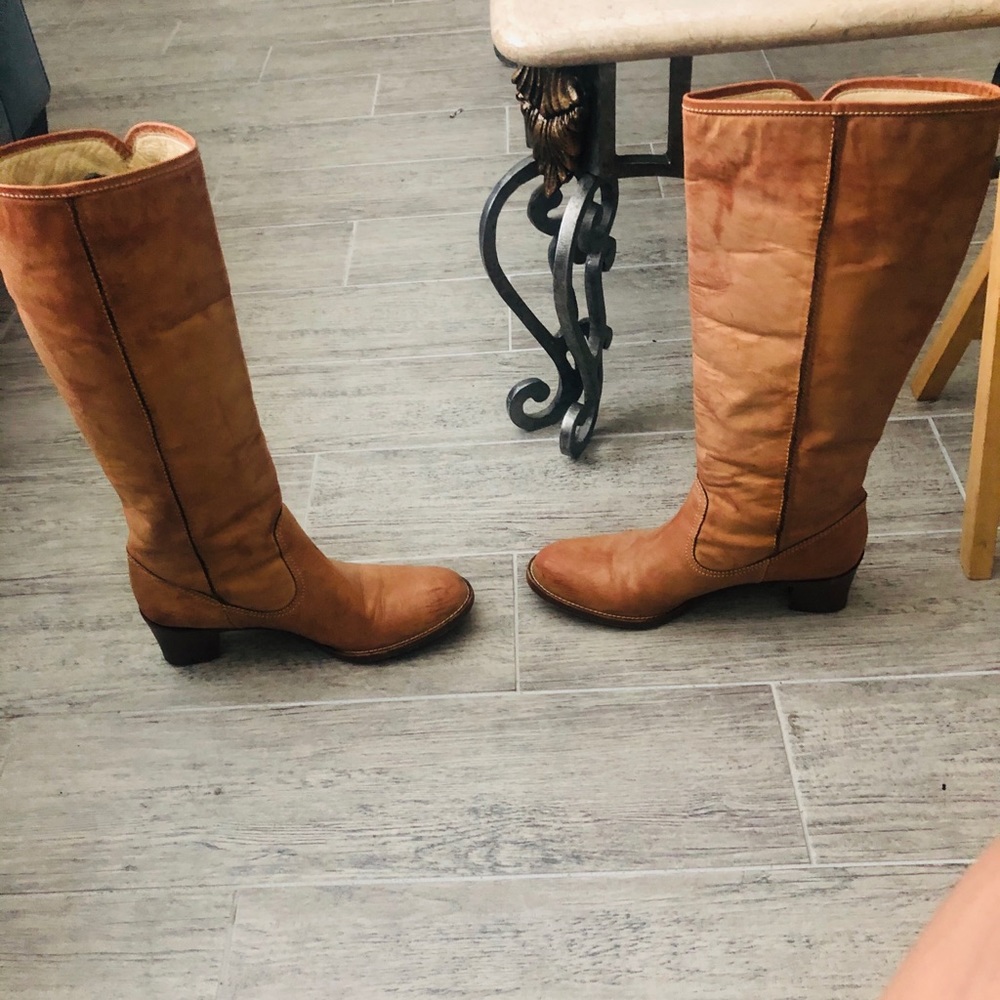 Coach boots size 8 hardly worn. - Picture 4 of 4